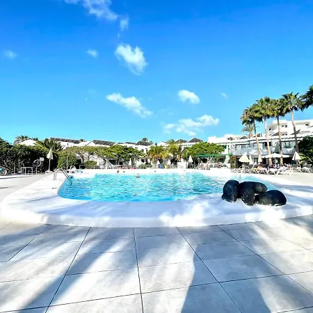 Апартаменти One Bedroom With Pool Views, Wifi In Puerto Del Carmen Пуерто-дель-Кармен